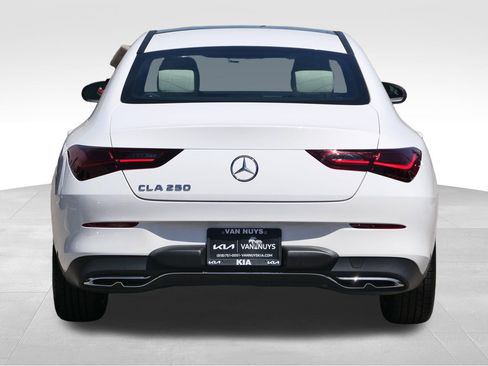 Used 2025 Mercedes-Benz CLA 250 image 3