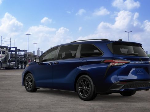 New 2026 Toyota Sienna XSE image 6