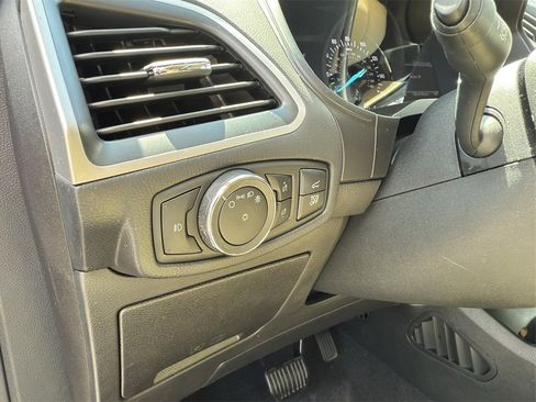 Used 2024 Ford Edge SEL w/ Convenience Package image 15