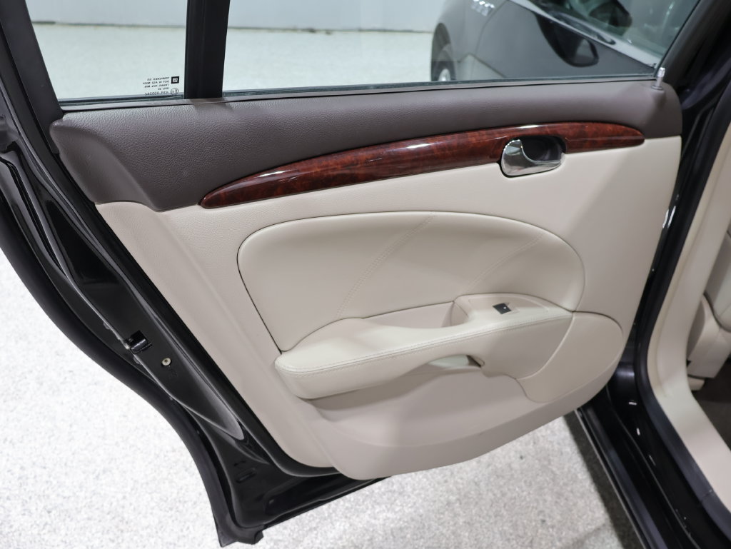 Used 2007 Buick Lucerne CXL w/ Luxury Package FWD image 18