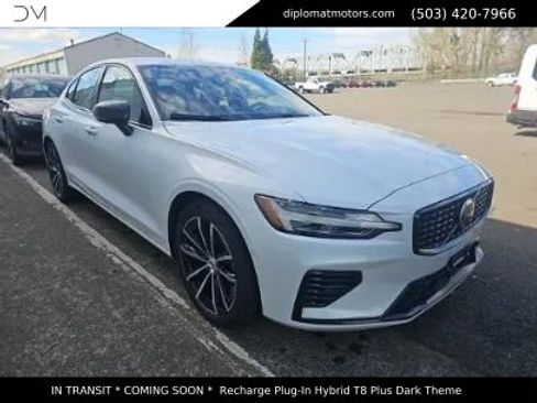 Used 2023 Volvo S60 T8 Plus image 3