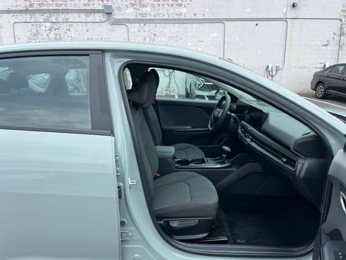 Used 2025 Kia K4 FWD image 27