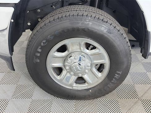 Used 2024 RAM 3500 Tradesman w/ Chrome Appearance Group AWD/4WD image 8