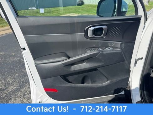 New 2025 Kia Sorento S w/ Panoramic Sunroof Package image 16