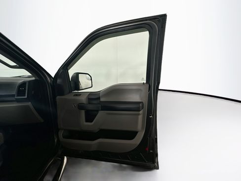 Used 2016 Ford F150 XL w/ Equipment Group 101A Mid RWD image 28