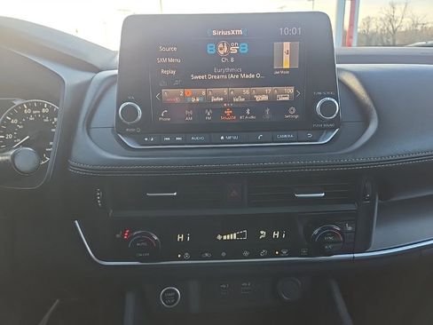 Used 2023 Nissan Rogue SV w/ SV Premium Package image 18