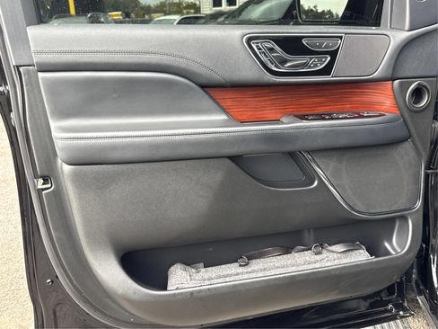 Used 2022 Lincoln Navigator L Reserve AWD/4WD image 18