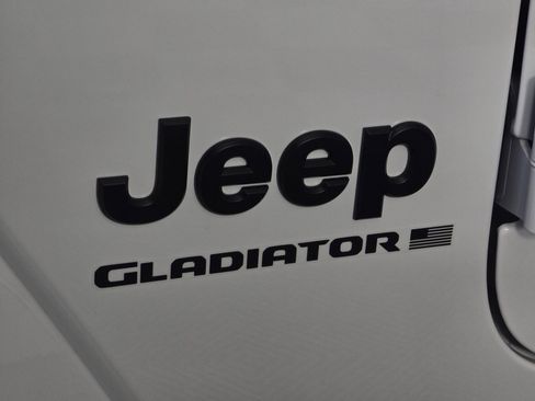 New 2026 Jeep Gladiator Sport AWD/4WD image 13