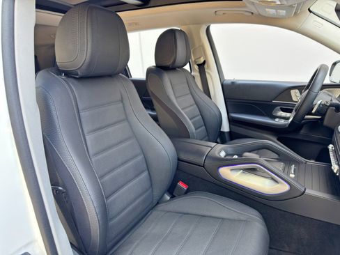 Used 2023 Mercedes-Benz GLS 580 4MATIC image 44