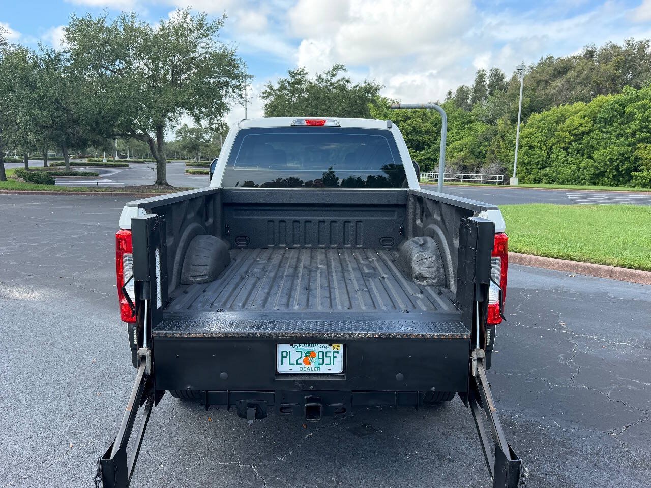 Used 2017 Ford F250 XL w/ Power Equipment Group AWD/4WD image 25