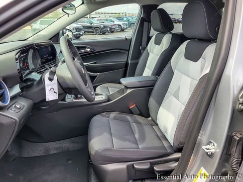 New 2026 Chevrolet Trax LS w/ LS Convenience Package FWD image 9