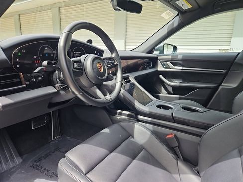 Certified 2025 Porsche Taycan image 4