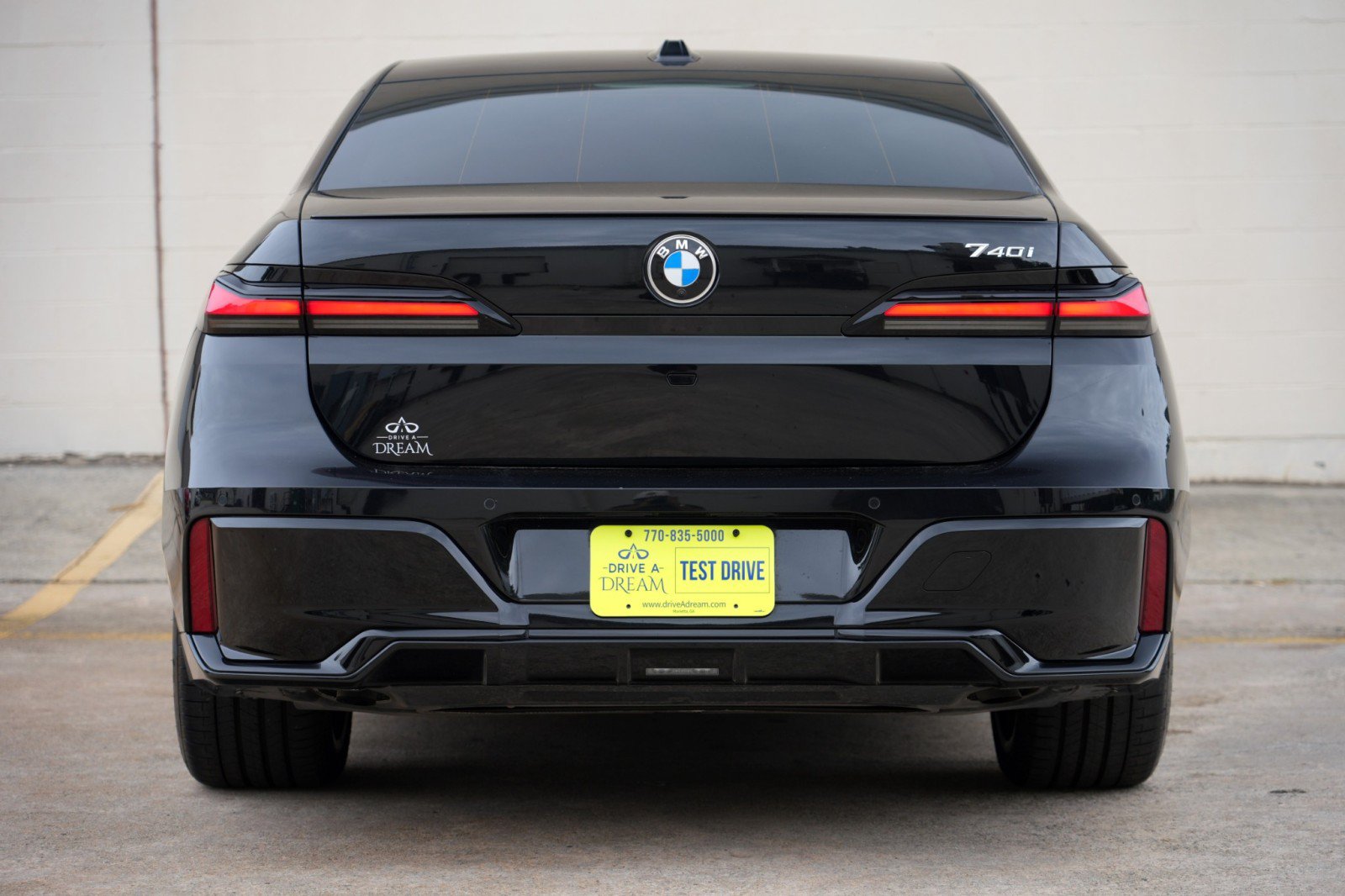 Used 2023 BMW 740i w/ Executive Package RWD image 11