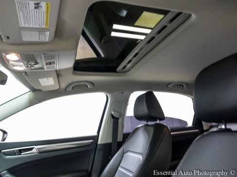 Used 2017 Volkswagen Passat 1.8T SE image 12