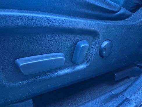 Used 2016 Toyota Highlander XLE AWD/4WD image 17