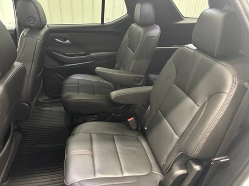 Used 2023 Chevrolet Traverse RS AWD/4WD image 14