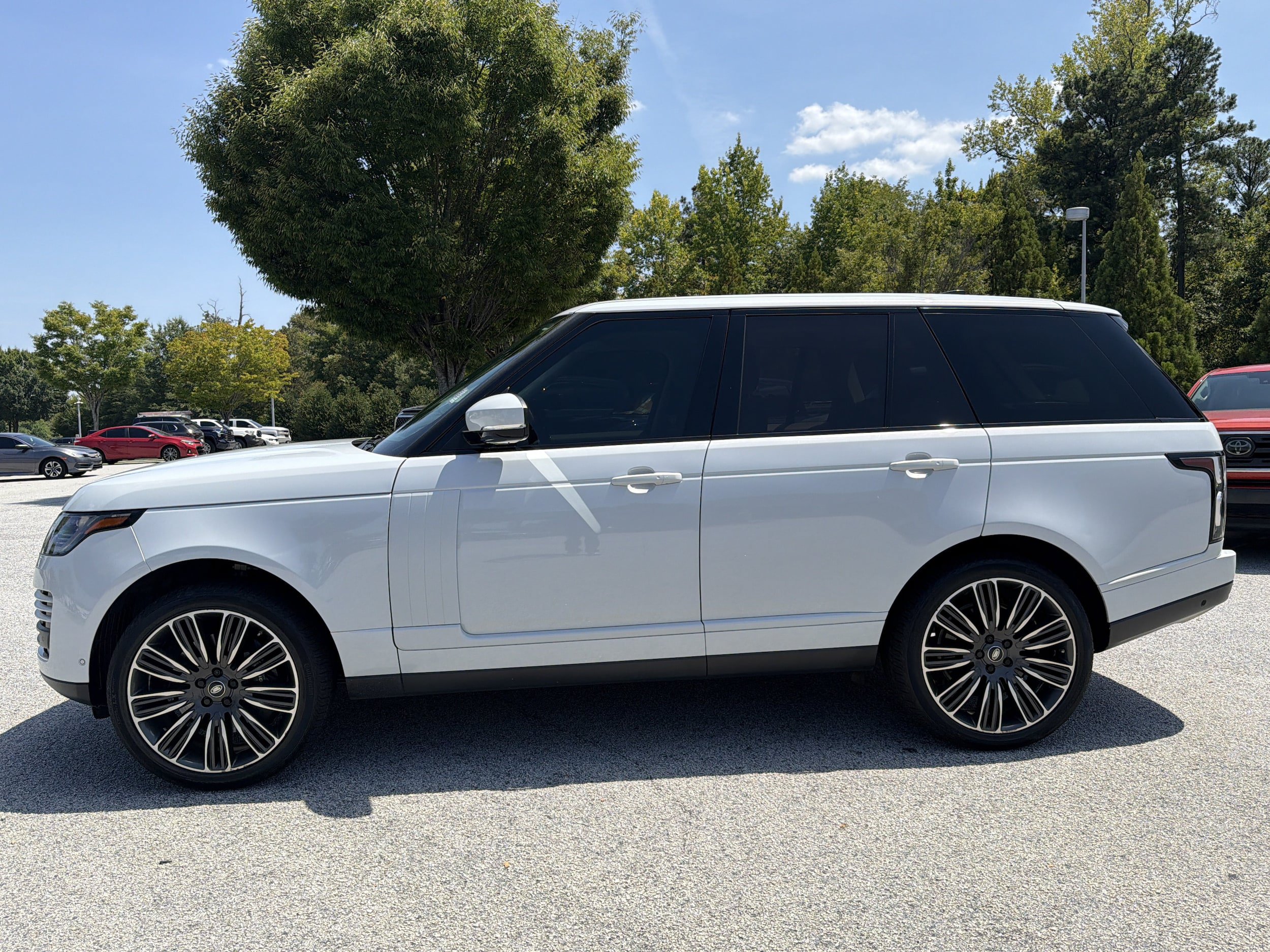 Used 2020 Land Rover Range Rover HSE AWD/4WD image 24