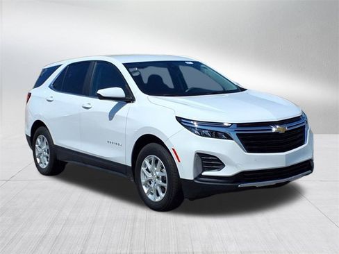 Used 2023 Chevrolet Equinox LT w/ LPO, Floor Liner Package image 2