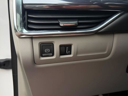 Used 2023 Cadillac XT4 Luxury w/ Driver Awareness Package FWD image 13