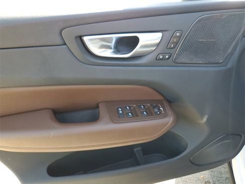 Certified 2023 Volvo XC60 B5 Plus w/ Protection Package Premier image 19