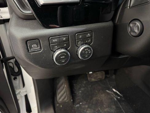 New 2026 GMC Sierra 1500 SLT w/ SLT Premium Plus Package AWD/4WD image 16