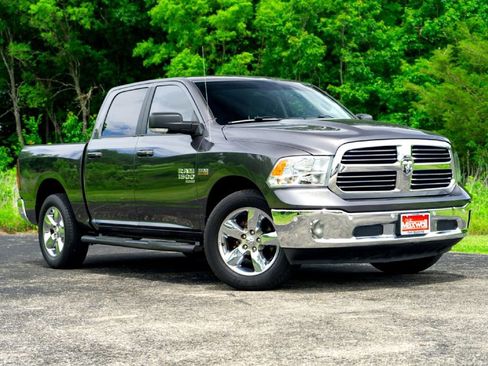 Used 2019 RAM 1500 Lone Star RWD image 2