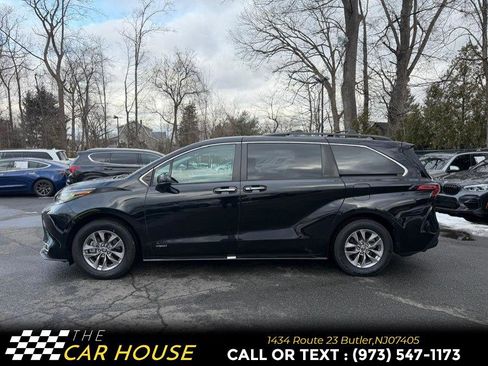 Used 2021 Toyota Sienna XLE image 8