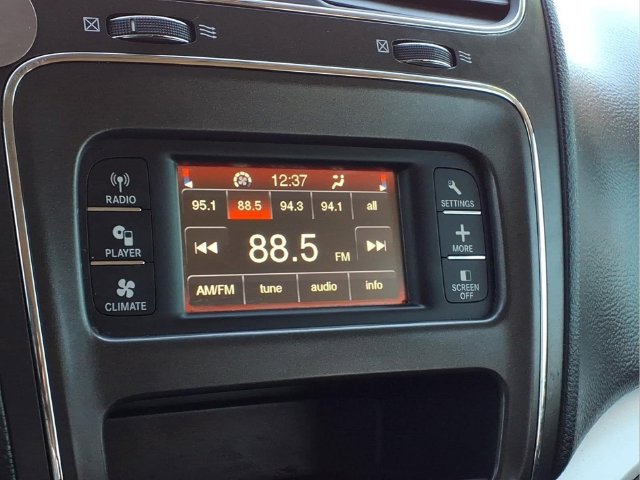 Used 2018 Dodge Journey SE w/ Blacktop Package FWD image 9