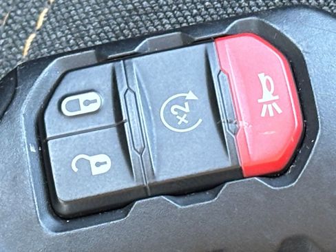 Used 2025 Jeep Wrangler Sahara AWD/4WD image 25