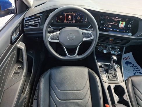 Used 2024 Volkswagen Jetta SEL FWD image 2