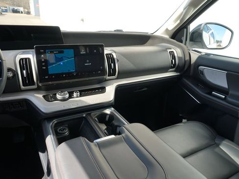 Used 2025 Ford Expedition Max Active image 21