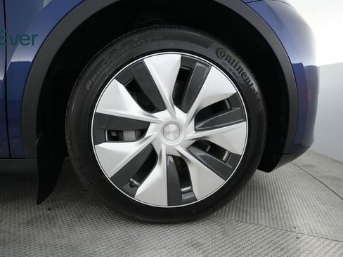 Used 2023 Tesla Model Y Long Range image 20