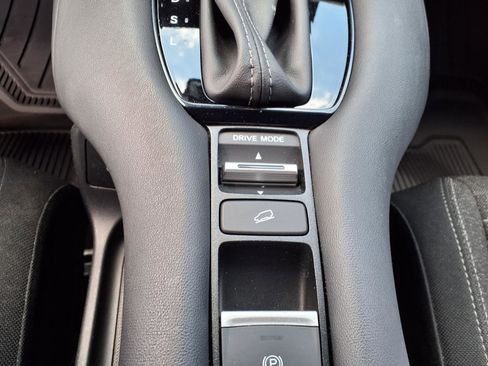 Used 2024 Honda HR-V LX image 11