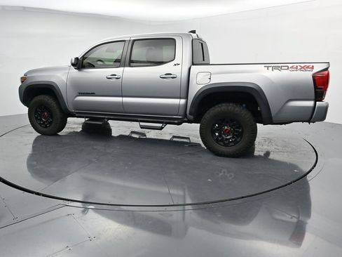 Used 2019 Toyota Tacoma TRD Off-Road AWD/4WD image 5