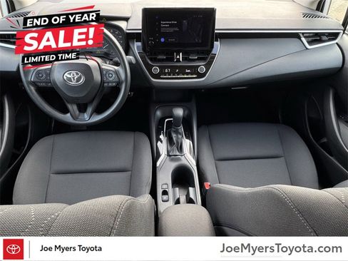 Used 2025 Toyota Corolla LE image 9