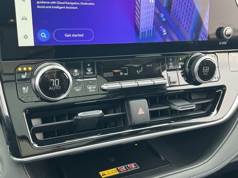 New 2026 Toyota Highlander Platinum image 16