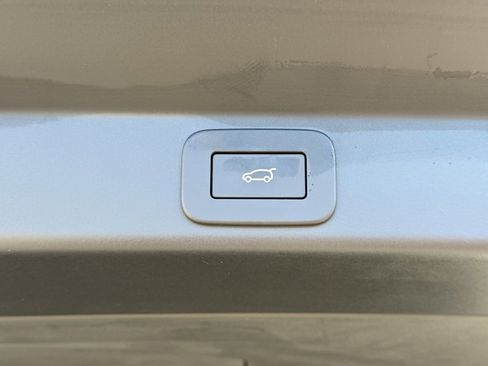 New 2025 Land Rover Range Rover Sport SE image 37