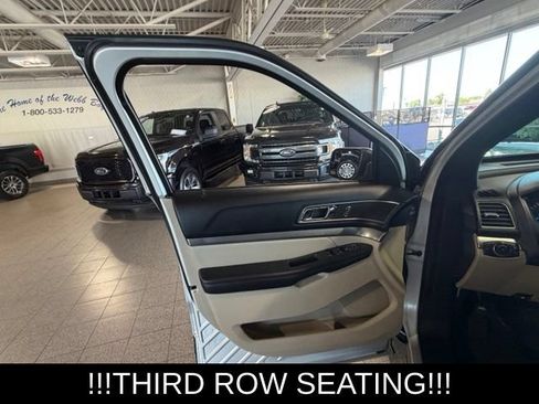Used 2019 Ford Explorer XLT FWD image 14