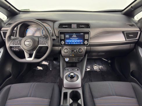 Used 2025 Nissan Leaf S image 11