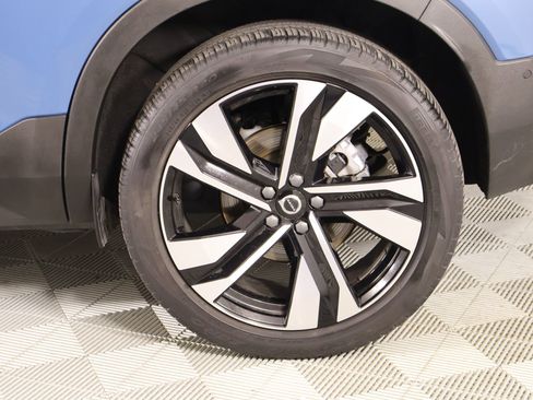 Used 2024 Volvo XC40 B5 Ultimate w/ Protection Package Premier image 20