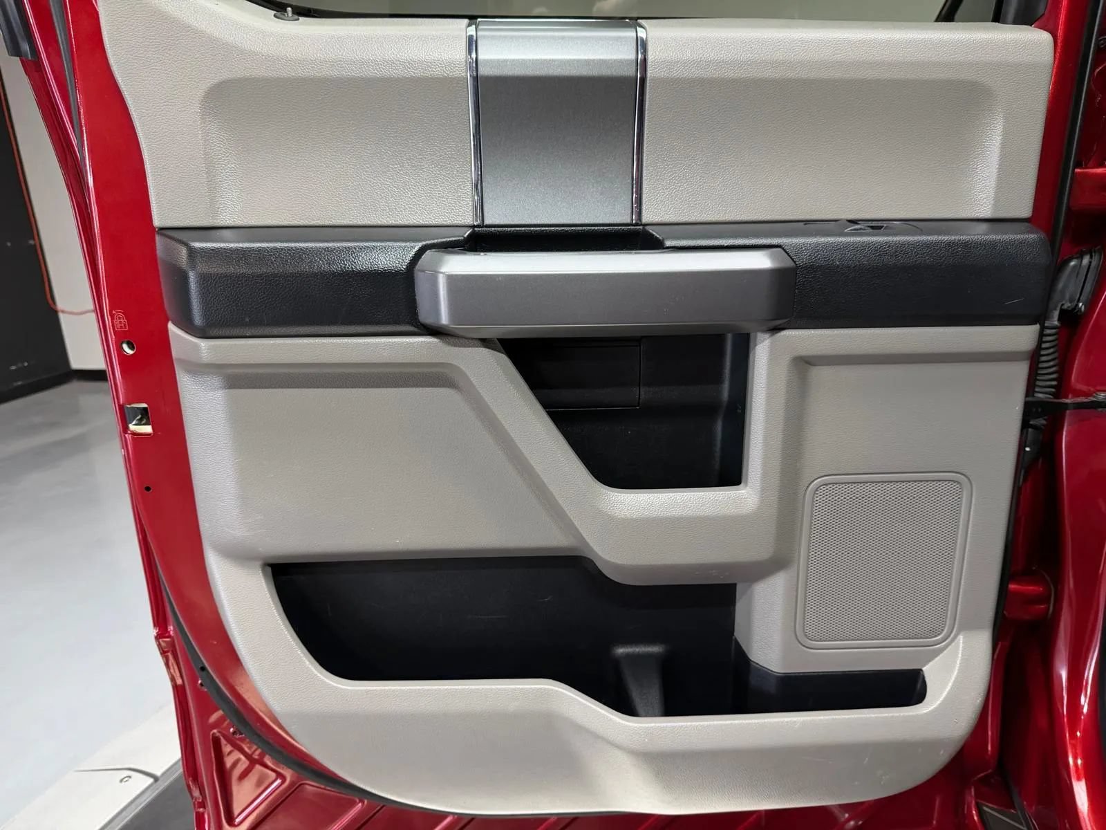 Used 2019 Ford F150 XLT w/ Equipment Group 302A Luxury AWD/4WD image 14