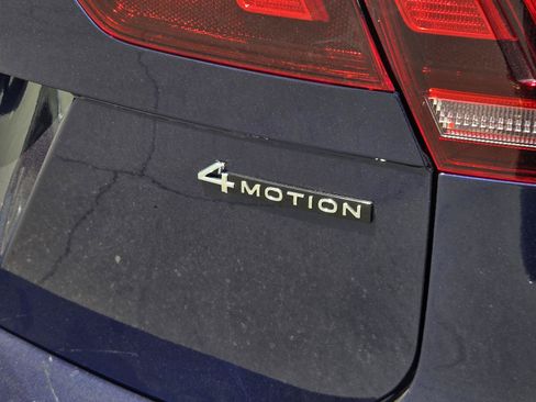 Used 2023 Volkswagen Tiguan SE AWD/4WD image 35