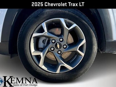 Used 2025 Chevrolet Trax LT w/ Driver Confidence Package FWD image 36