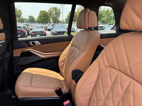 Used 2026 BMW X7 xDrive40i w/ M Sport Package image 33