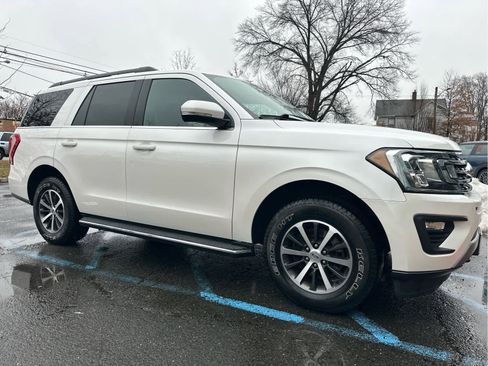 Used 2019 Ford Expedition XLT w/ Equipment Group 202A image 3