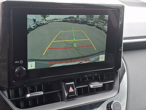 Used 2025 Toyota Corolla Cross XLE AWD/4WD image 18
