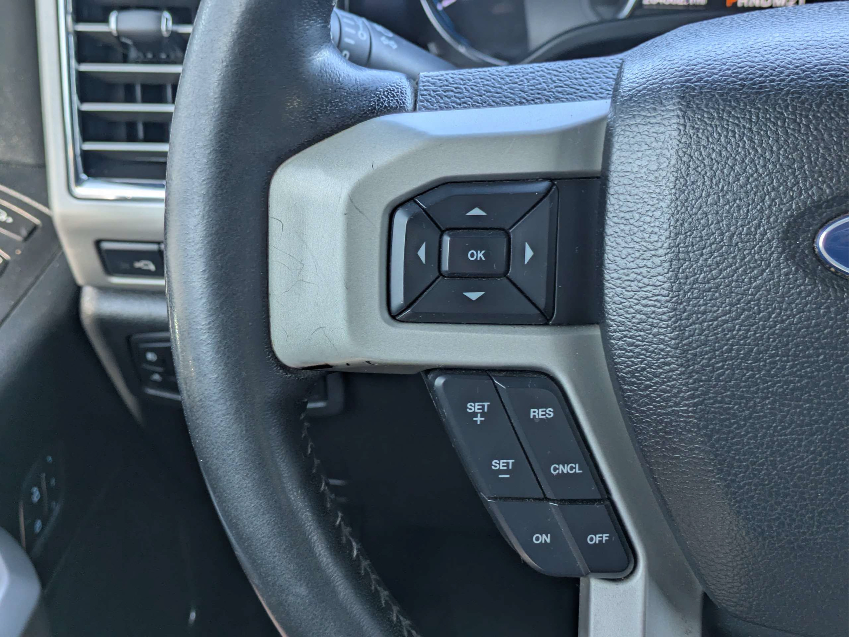 Used 2017 Ford F350 Lariat w/ Tow Technology Bundle AWD/4WD image 24
