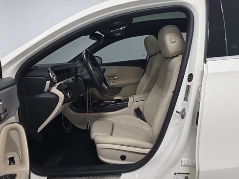Used 2021 Mercedes-Benz A 220 image 4