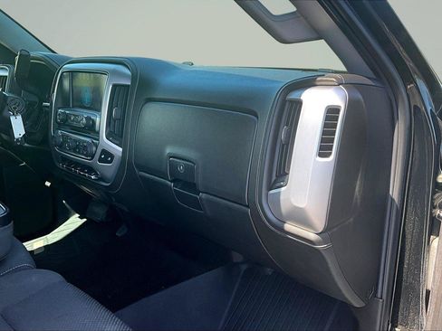 Used 2017 GMC Sierra 1500 SLE w/ SLE Value Package AWD/4WD image 18