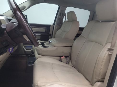 Used 2018 RAM 1500 Laramie RWD image 17